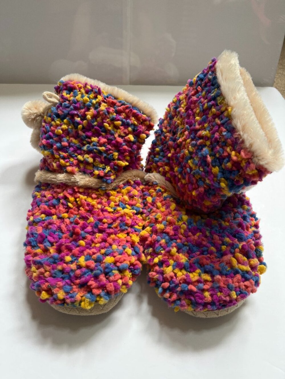 Slippers multi-color fuzzy W 9 -10